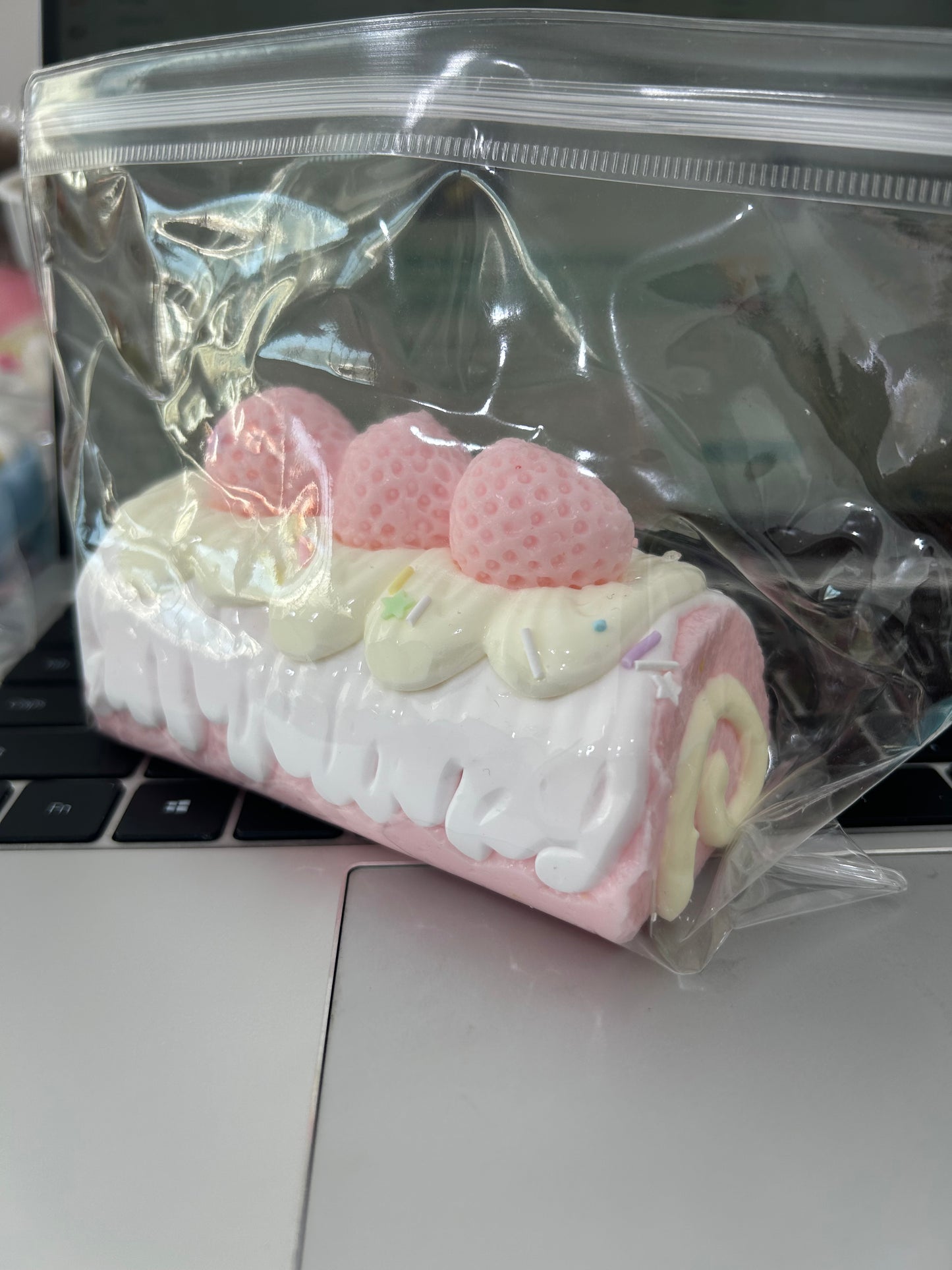 Swiss roll pink