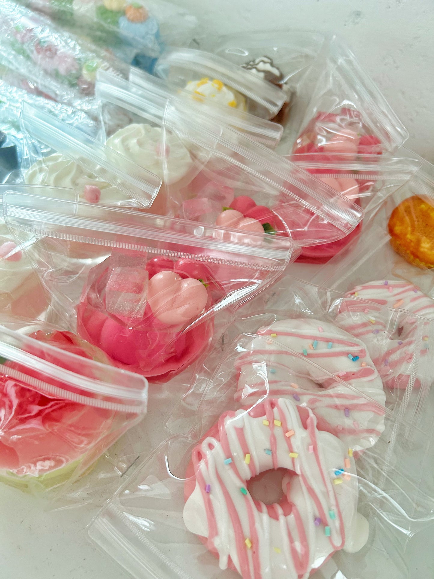 Blind Box tabasquishy(2-4 random)Value 28-35 USD